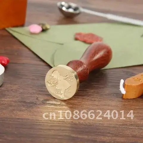 

Vintage Design Wooden Handle Metal Wax Seal Stamp for DIY Crafts to Protect Private Antiques from Secret Destruction