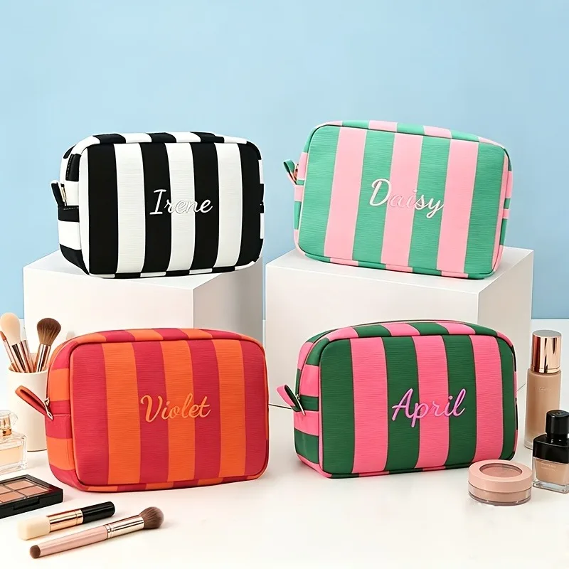 bolsa-de-maquiagem-listrada-de-grande-capacidade-com-nome-bordado-personalizado-necessaire-de-viagem-personalizada-com-ziper-bolsa-de-higiene-portatil-para-itens-essenciais-presente-de-feriado-para-mulheres