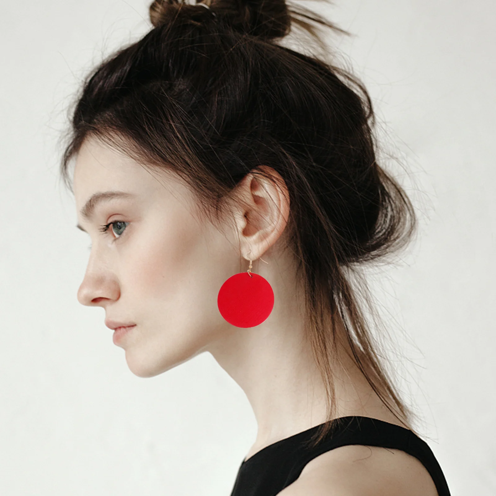 

Wooded Round Pendant Earrings Lightweight Circle Drop Bohemian Dangle For Women Hoop Earrings Fashion Ear Accessories Gift