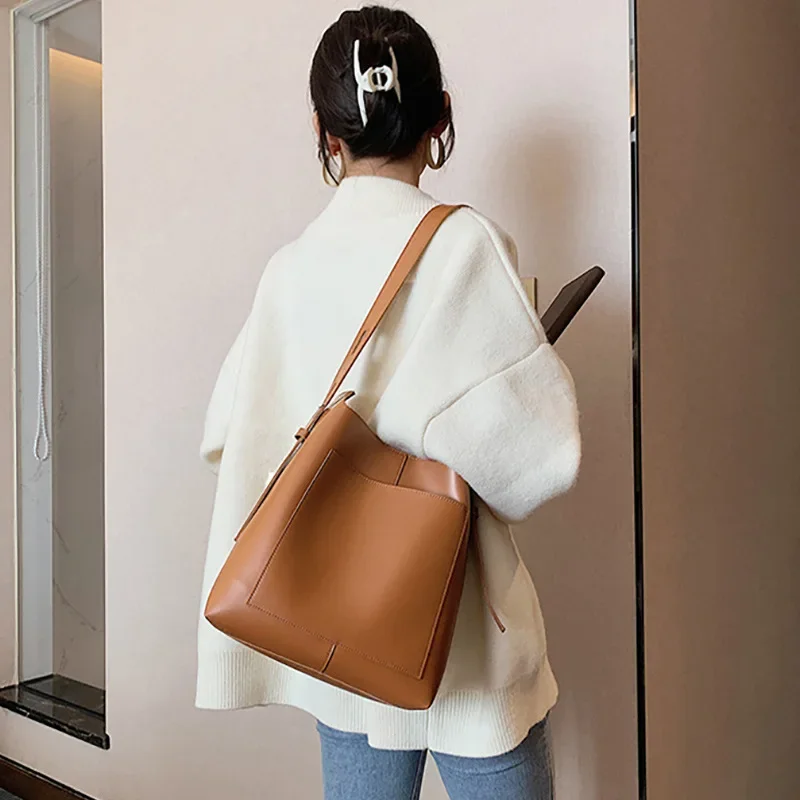 Fall/winter large-capacity handbag new fashion Joker wave Korean retro tote bag ladies shoulder crossbody bag