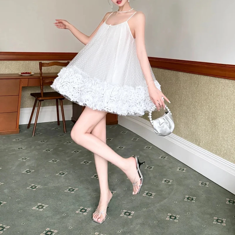 2025 verão novo vestido halter branco, mini saia inchada com flores tridimensionais, vestido de princesa doce para festa e jantar