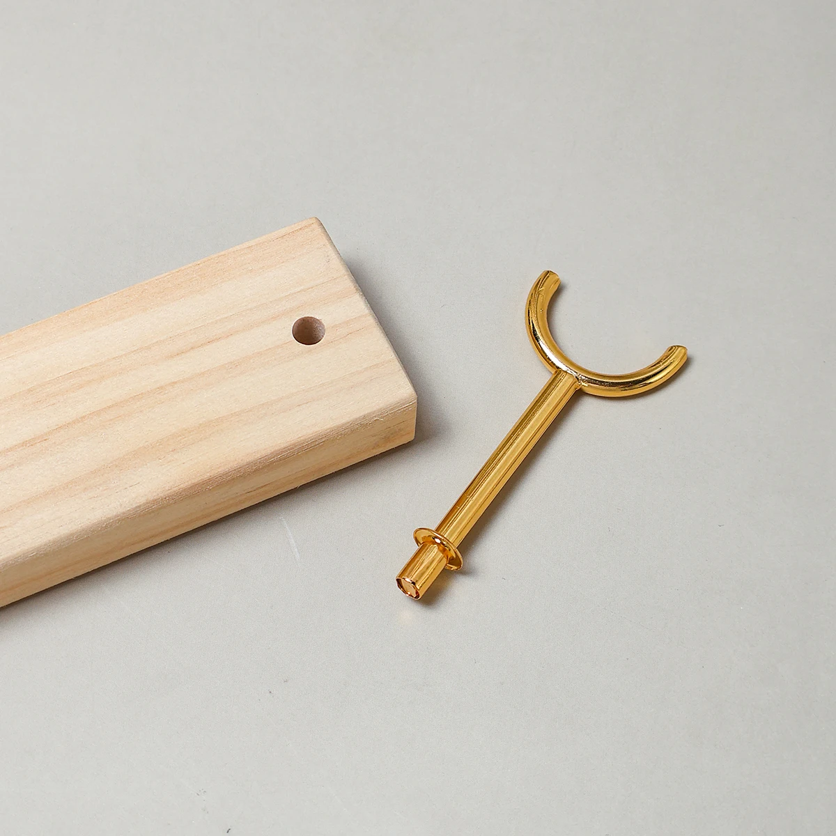 Solid wood base ring display rack Sponge stick ring holder Multi layer ring storage and organization rack Removable metal rack