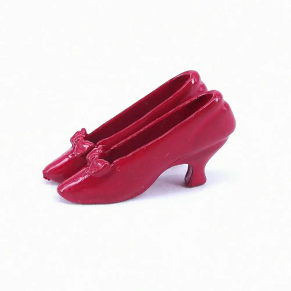 

2Pairs Mini High Heels Red Alloy Bowknot Stylish Dollhouse High Shoes Accessories Fashion Dress Up Props Costume Props