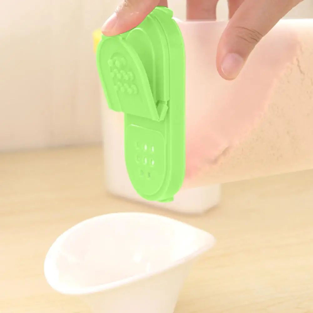 

250ml 2 Lid Moisture-proof Transparent Seasoning Box Spice Condiment Bottle