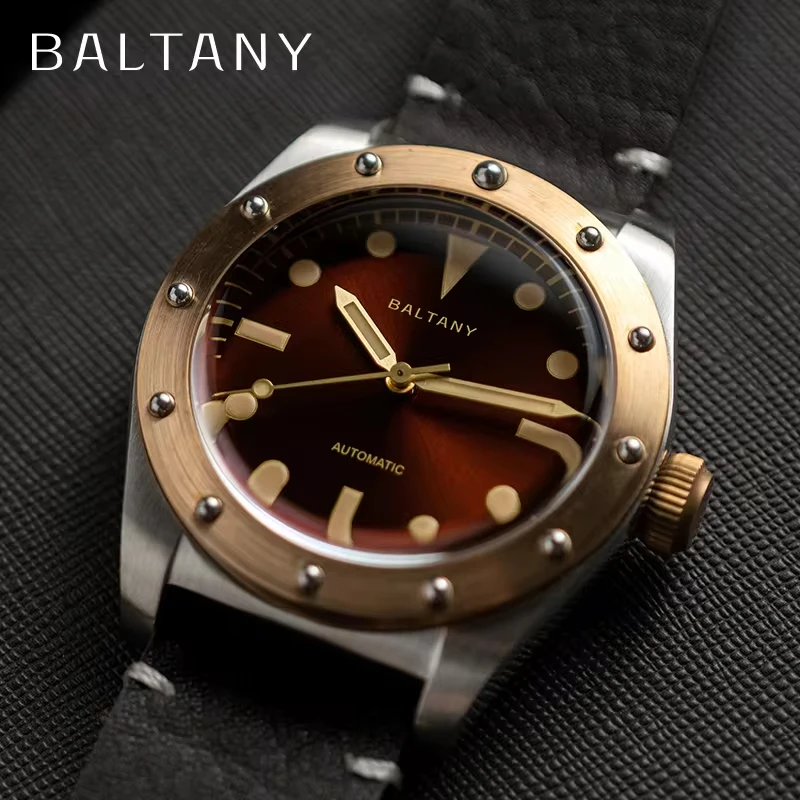 Baltany Design Unique Retro Wristwatch S4030 Super Luminous Stainless Steel Case Burgundy Dail Wach Luxary Bronze Watches Mens