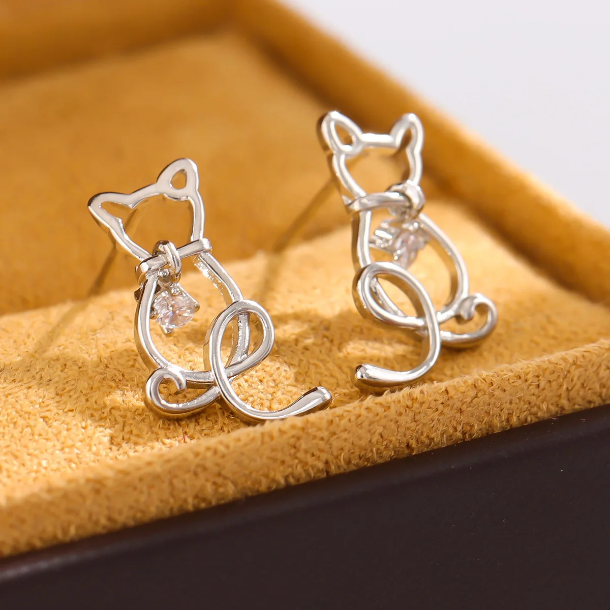 New 925 Sterling Silver Jewelry Fashion Sweet Animal Cat Crystal Cute Temperament Exquisite Stud Earrings E161