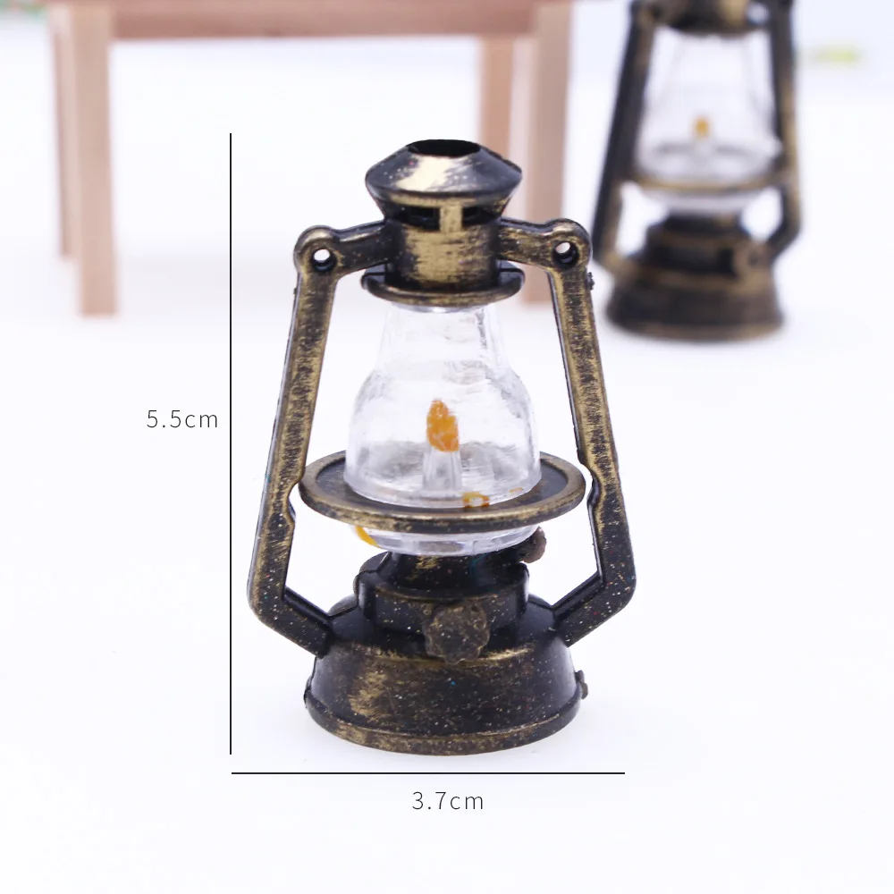 Dohhlouse doll house retro bronze kerosene lamp, miniature scene Christmas decoration shooting prop accessories