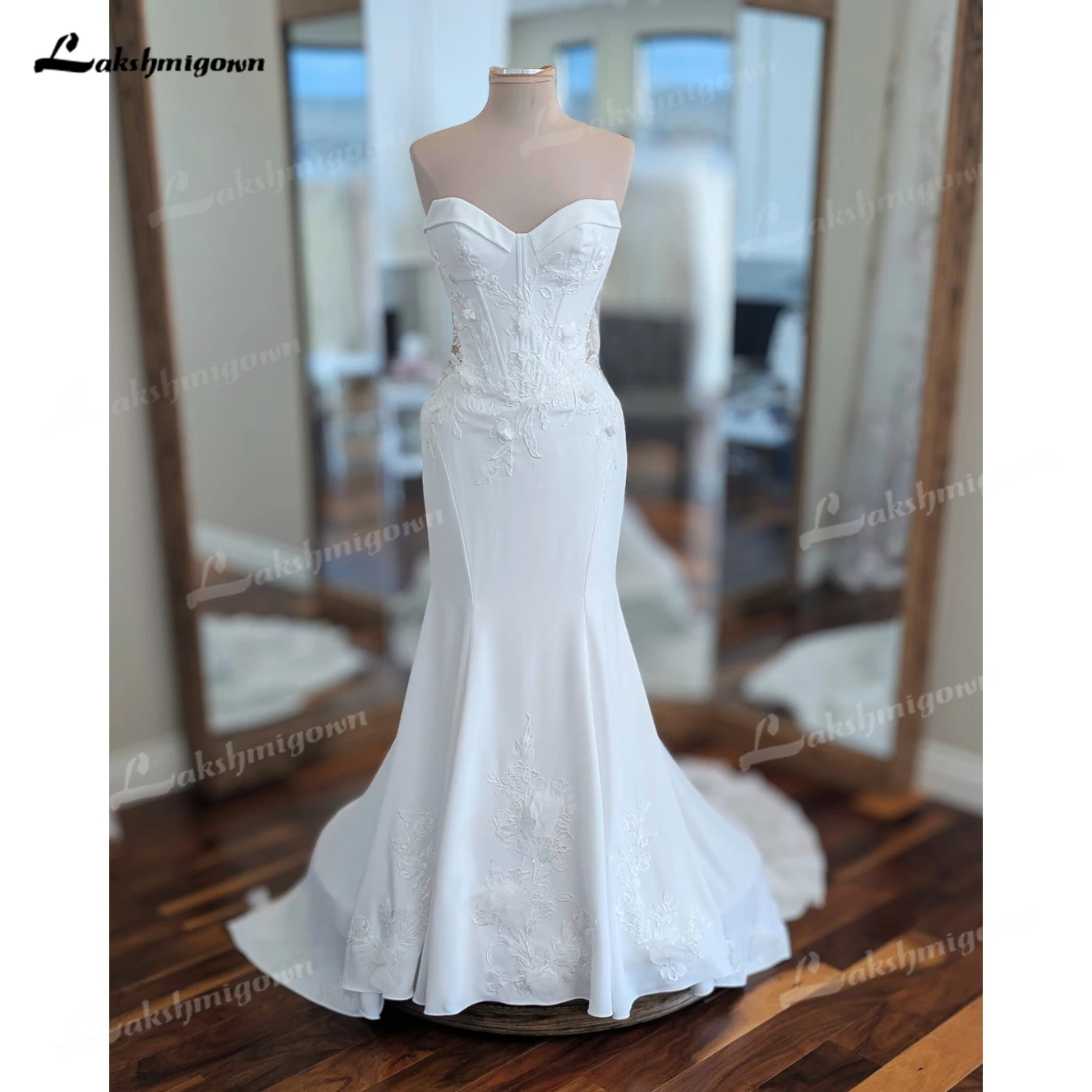 

Elegant Strapless Mermard Wedding Dresses Exquisite Lace Applique Chiffon Sweep Train Wedding Gowns Vestidos De Novia Customized