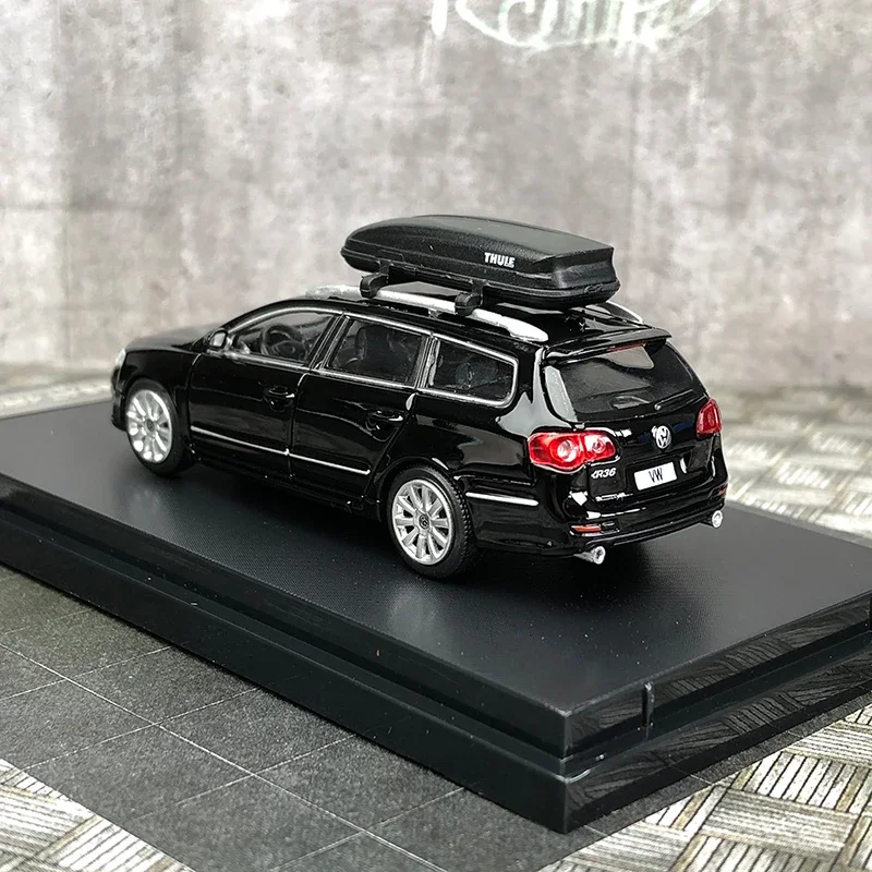 1:64 Scale Travel R36 Wagon Alloy Car Model Metal Diecast Vehicle Toy for Collectible Gift Collection Souvenir Display