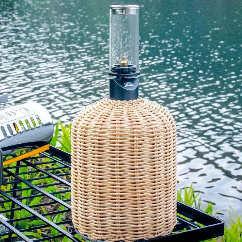 Tanque de gas plano para acampar al aire libre, cubierta anticolisión y protección contra caídas, bolsa de almacenamiento de tanque de gas alpino tejido de ratán puro hecho a mano