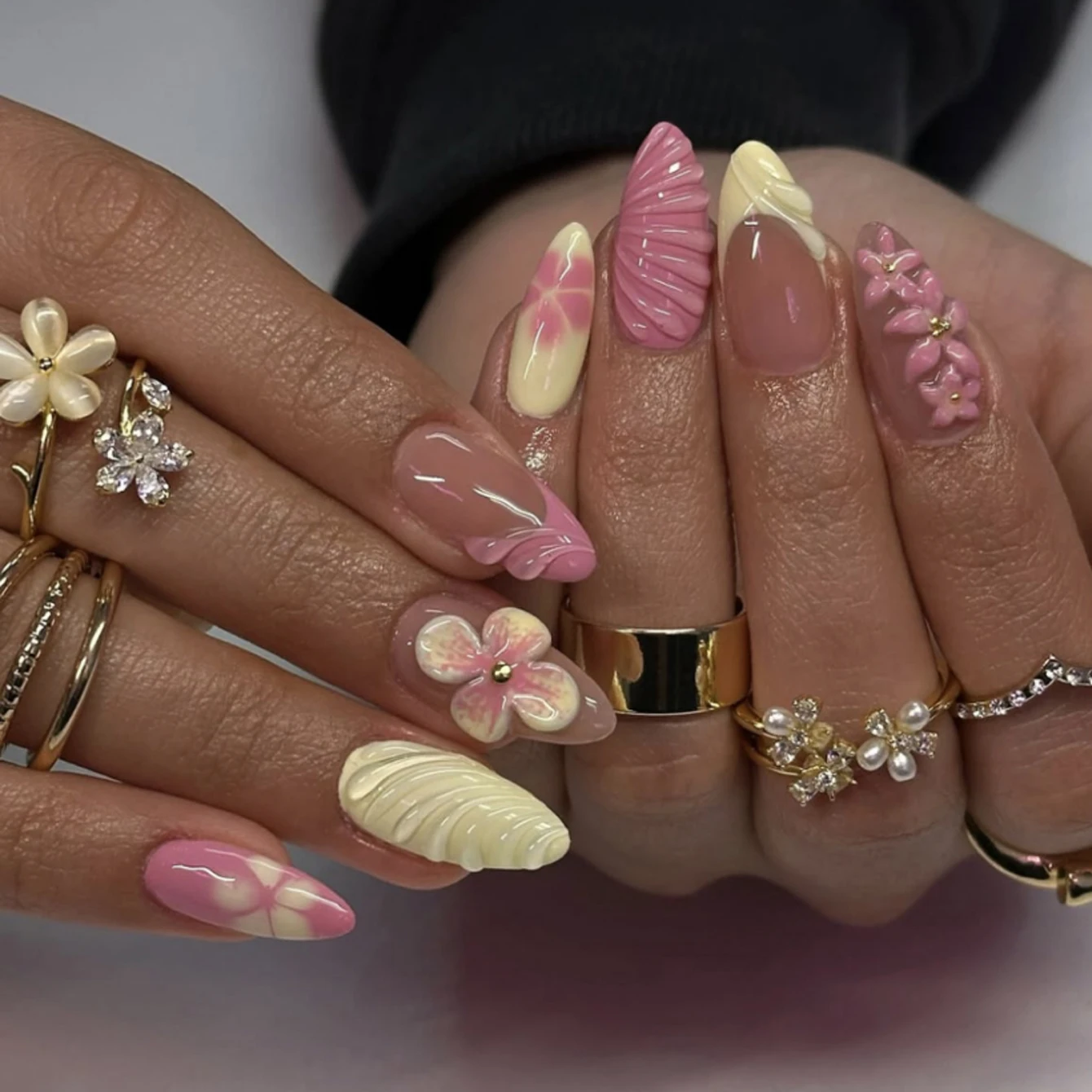 10PCS French Style Fake Nails With Full Coverage, Acrylic Fake Nails With 3D Floral Patterns And Shell Nail Art Design