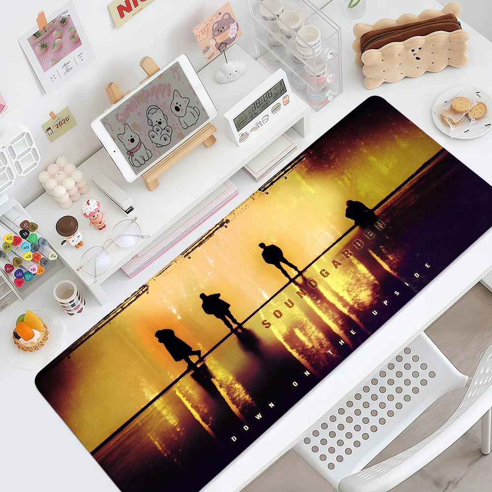 Mouse Pad MousePad Rock Non-slip Lockedge Cool Band Office Student Gaming Thickened Large Writing S-Soundgarden Pad Cushion