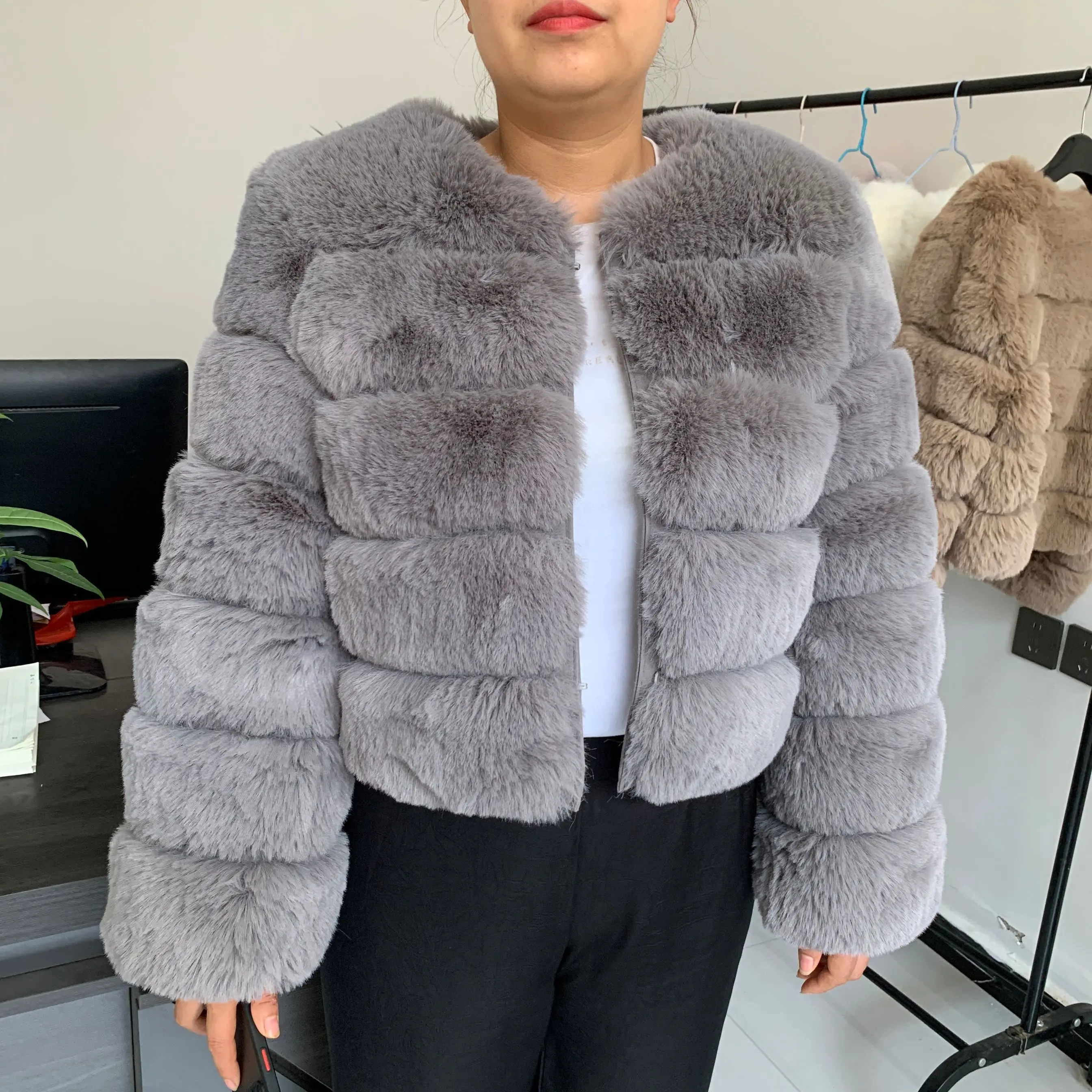 Damen Mode Kunstpelzmantel Super Angesagter Herbst Winter Kurzer Kunstfuchspelz Flauschige Jacke Hochwertig 7XL Damen Pelzmäntel – Detail 8