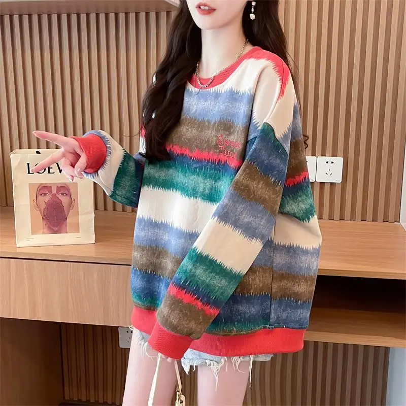 Fashionable Gradient Tie Dye Striped Sweatshirt with Round Neck Loose Fit Slimming and Lazy Top Trendy