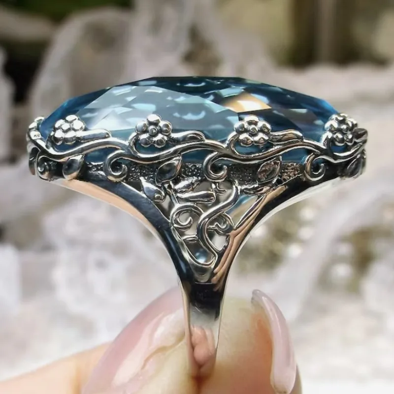 Vintage Copper Material Hand Carved Ring For Women Inlaid With Oval Blue Synthetic Zircon Ring Court Style Elegant Jewelry
