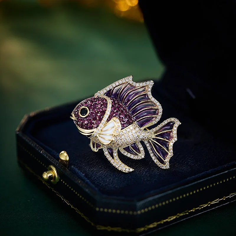 بروش مينا السمك الاستوائي المبتكر المليء من دبابيس حيوانات لطيفة من الزركونيوم، إكسسوار راقي