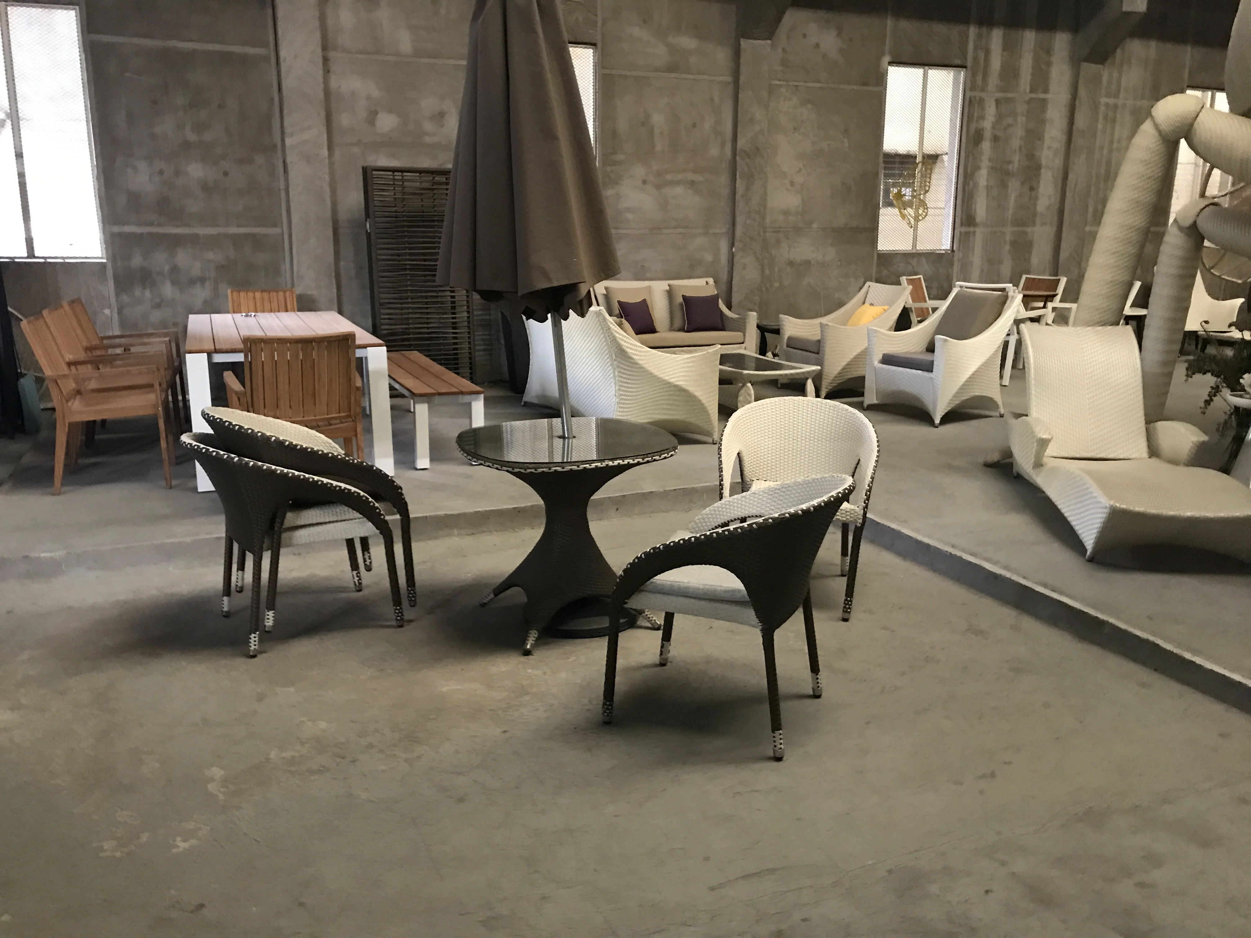 Großhandel Widerstand Moderne Outdoor Garten Runde Couchtisch Rattan Korbmöbel Set Für Villa