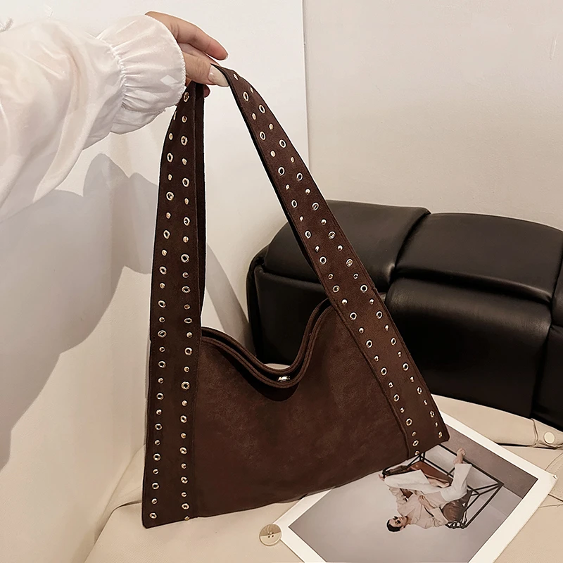

Flannel Solid Color Rivet Tote Bag Spring/autumn New Large Capacity 2025 Hot Sale Bags for Women Hasp Sewing Casual Shoulder Bag