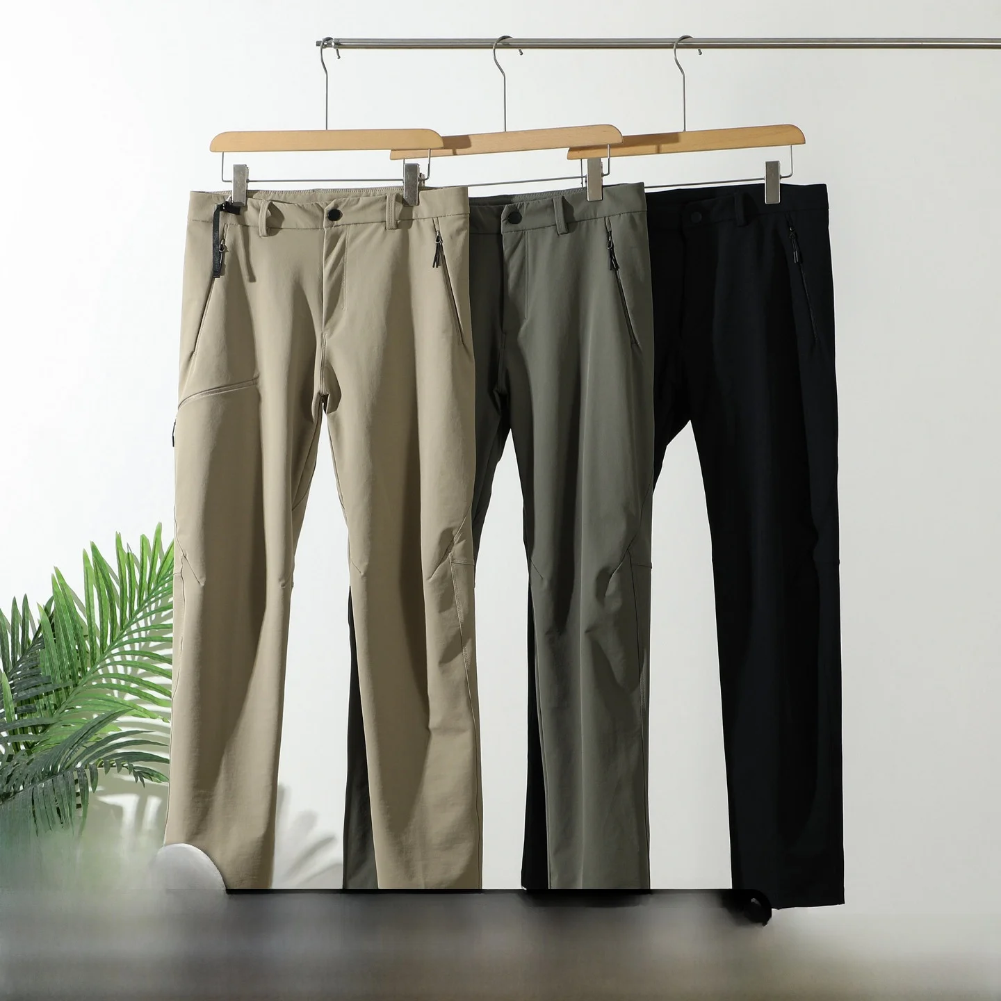 

Outdoor Men's Soft ell Casual Pants High Tech Oil Resistant Waterproof Straight Leg Trousers for Climbing Autumn Winter