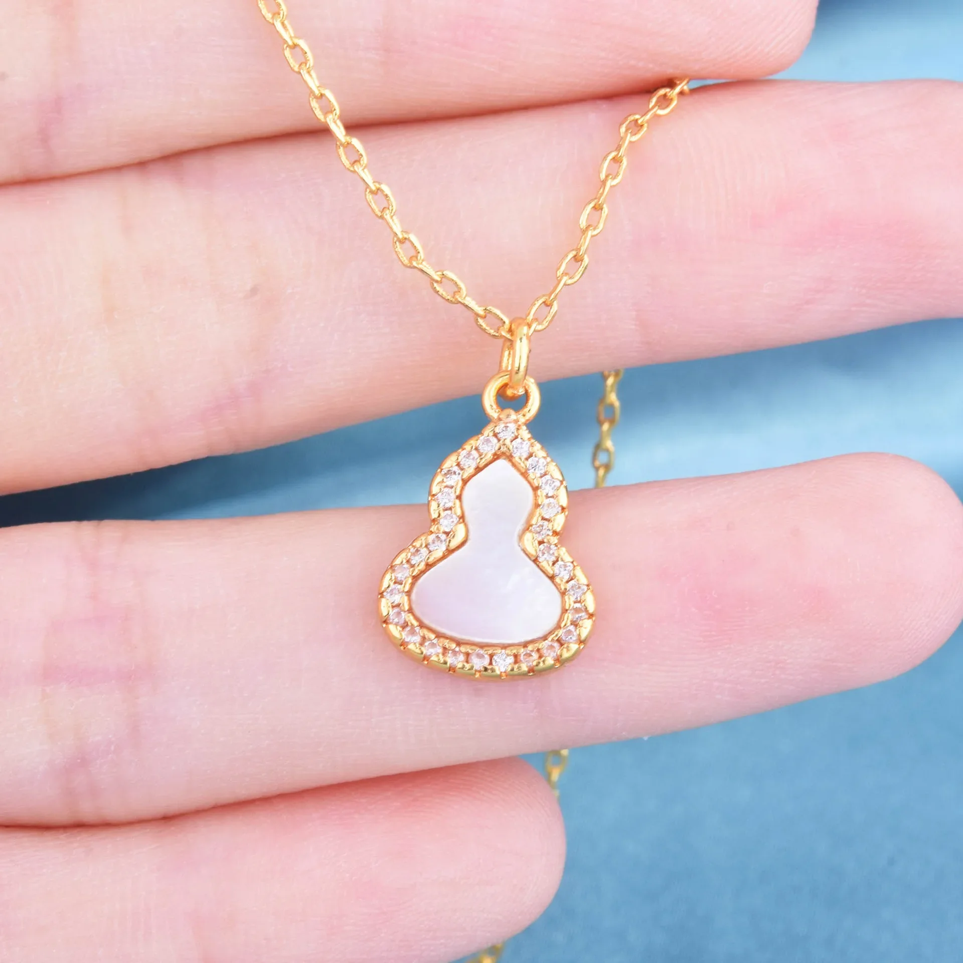 S925 Sterling Silber Damen-Schlüsselbein-Halskette mit Weißem Fritillaria-Diamant und 18k Gold-Details Schickes Vielseitiges Alltags-Accessoire – Detail 12