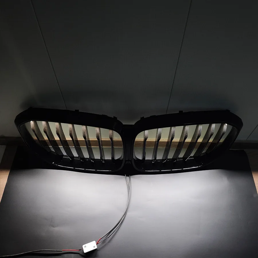 Suitable for 2019 2020 2021 2022 G05 BMW X5 single line built-in luminous LED with light Car Grille Mesh Decoration