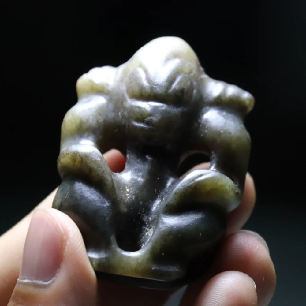 Retro Hongshan Jade Carved Sun God Helios Amulet Pendant Chinese Deity Figure Necklace Charm Collectible
