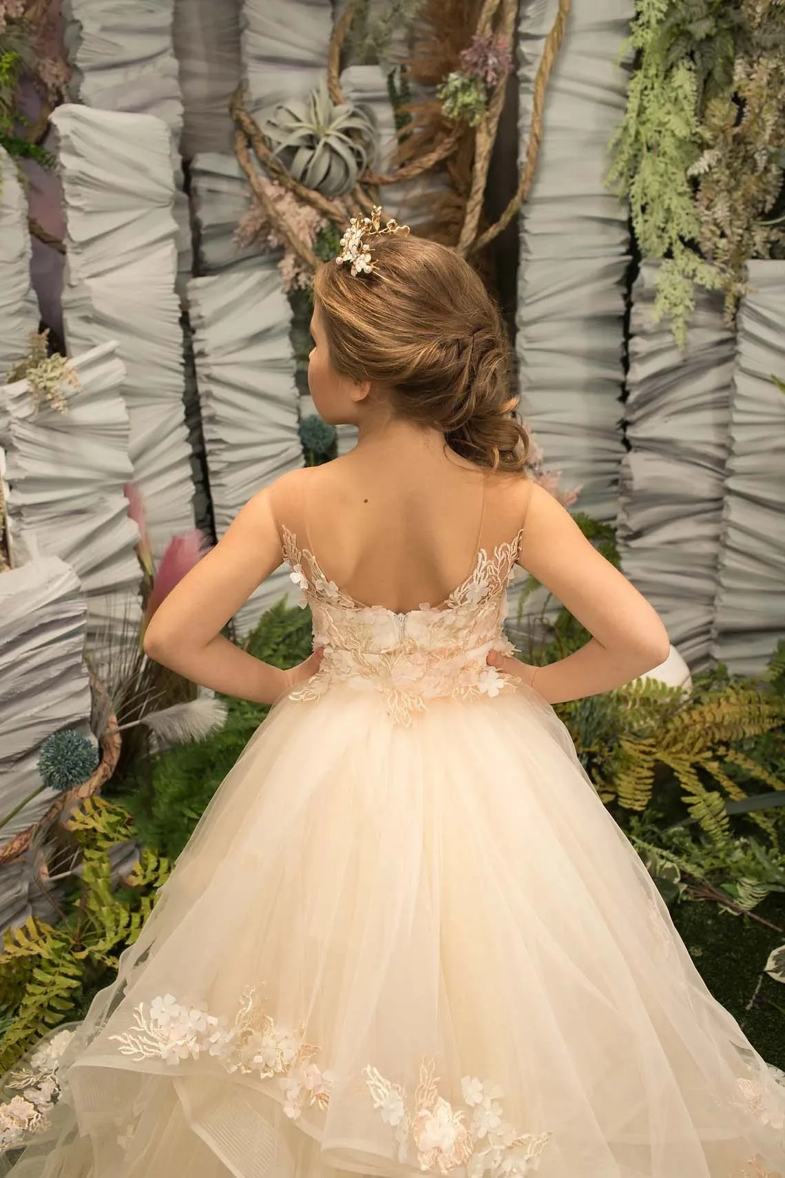 Abiti da ragazza di fiori per matrimonio pizzo Tulle Applique Ruffles abiti da spettacolo senza maniche principessa bambino compleanno Prom Ball Gowns