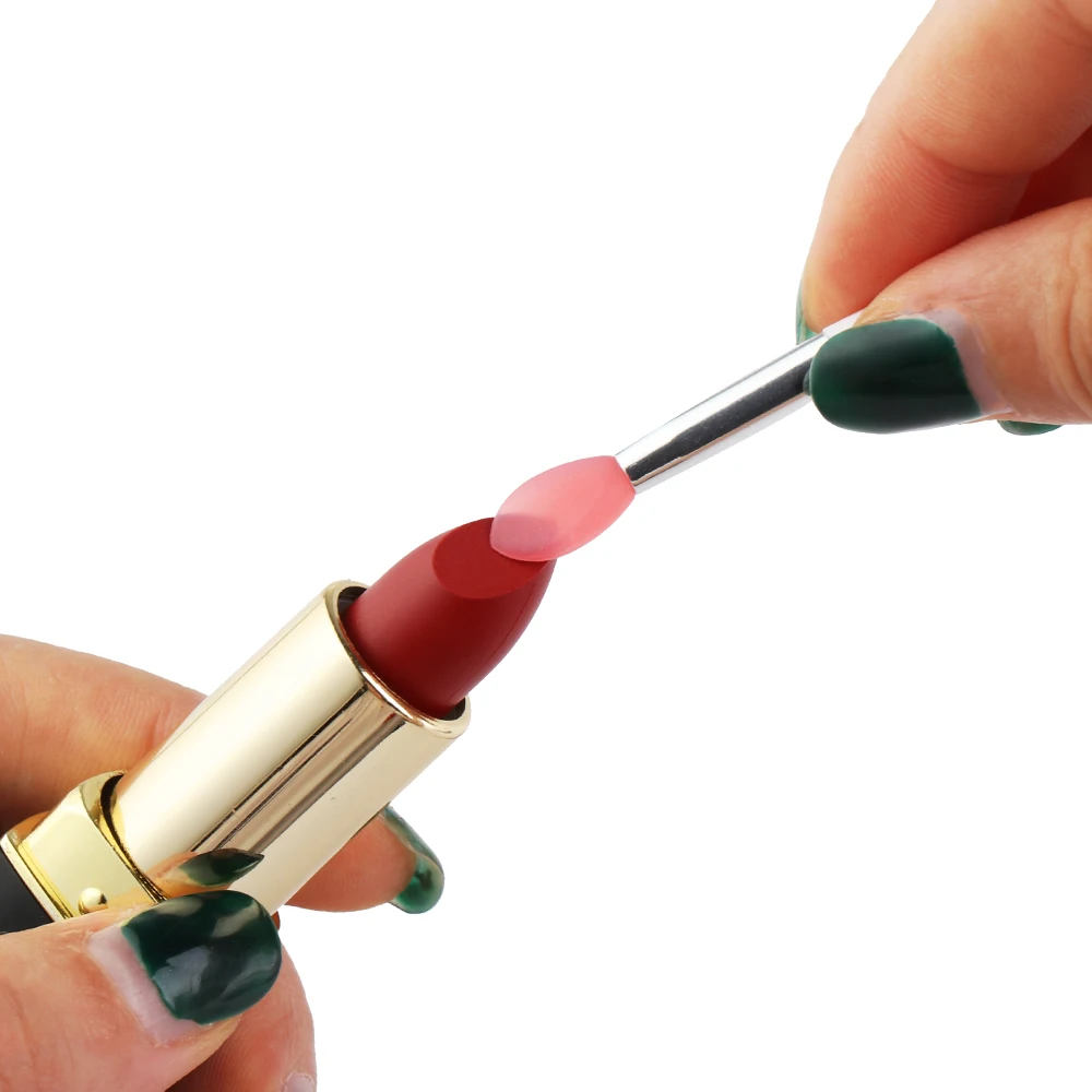 แปรงแต่งหน้าเนื้อนุ่มพร้อมแปรงทาลิปสติกแบบฟิล์ม 1 ชิ้น ฝาปิดกันฝุ่น แปรงลิปสติกขัดผิว แปรงลิปสติกซิลิโคนแบบสร้างสรรค์ ชุดแปรงลิปสติก