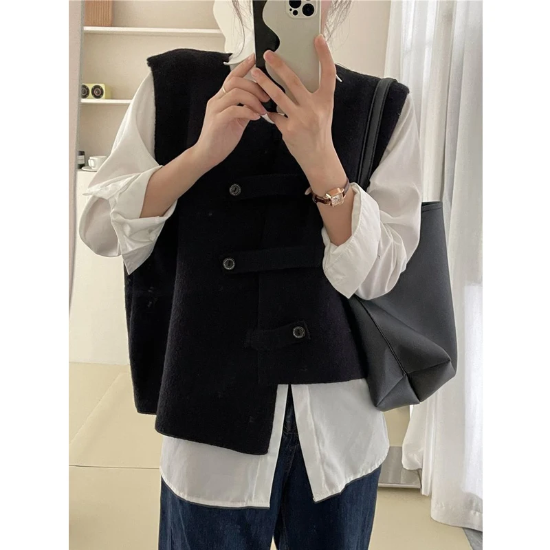 Preppy Style Sweater Vest Women V Neck Solid Autumn Fashionable Chic Button Design Female Leisure Knitwear Soft Sweetwear Korean