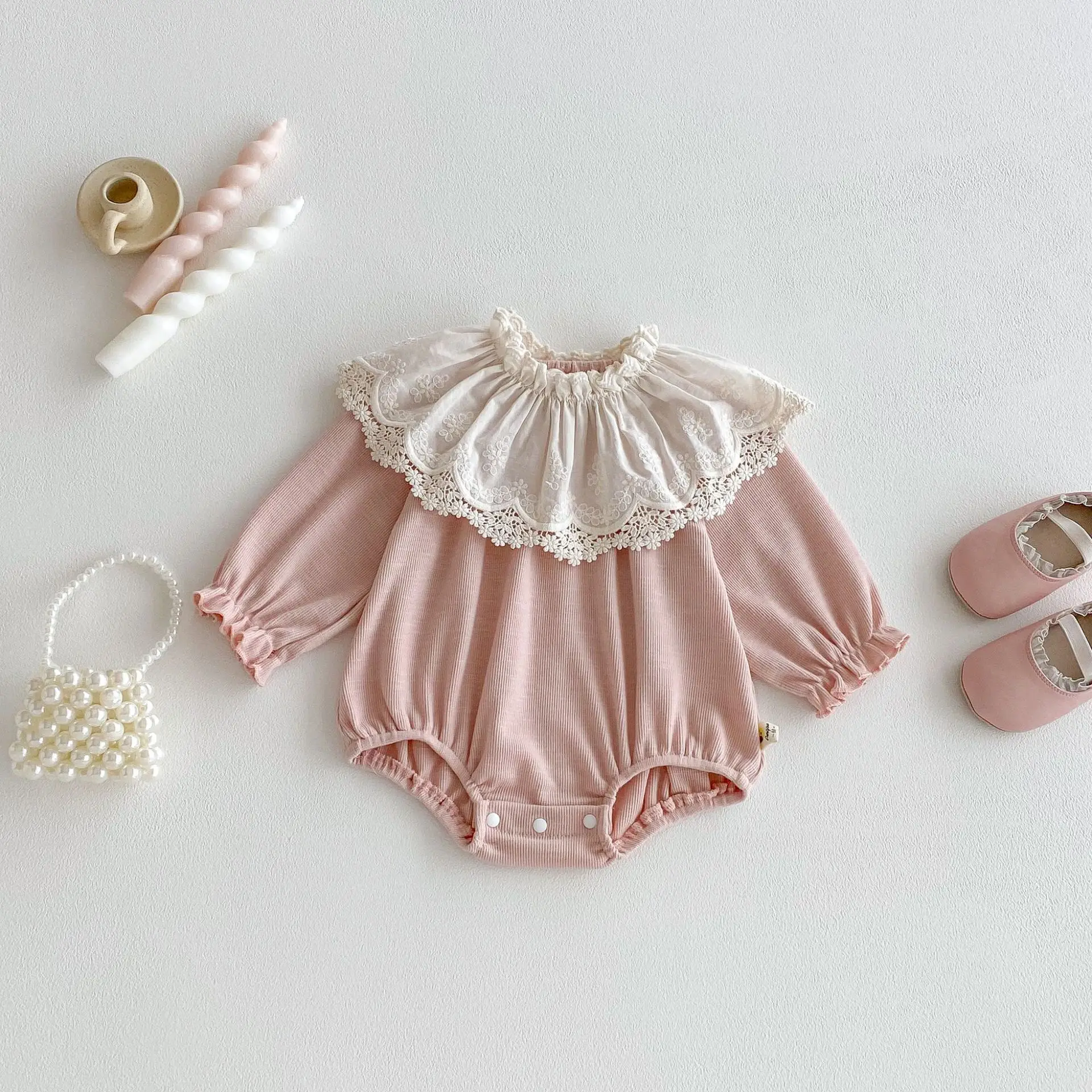 Baby Clothes 2026 Autumn New Korean Baby Girl's Triangle Jumpsuit Long Sleeve Lace Doll Collar Climbing Clothes.