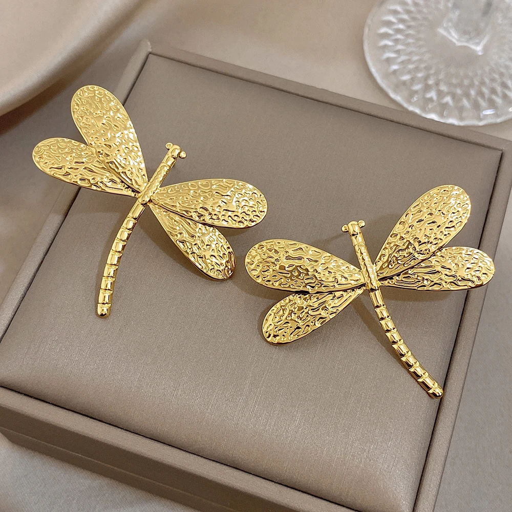 Vintage Gold Plated Stainless Steel Stud Earrings for Women Chic Creative Hammered Metal Dragonfly Earrings Waterproof Jewelry