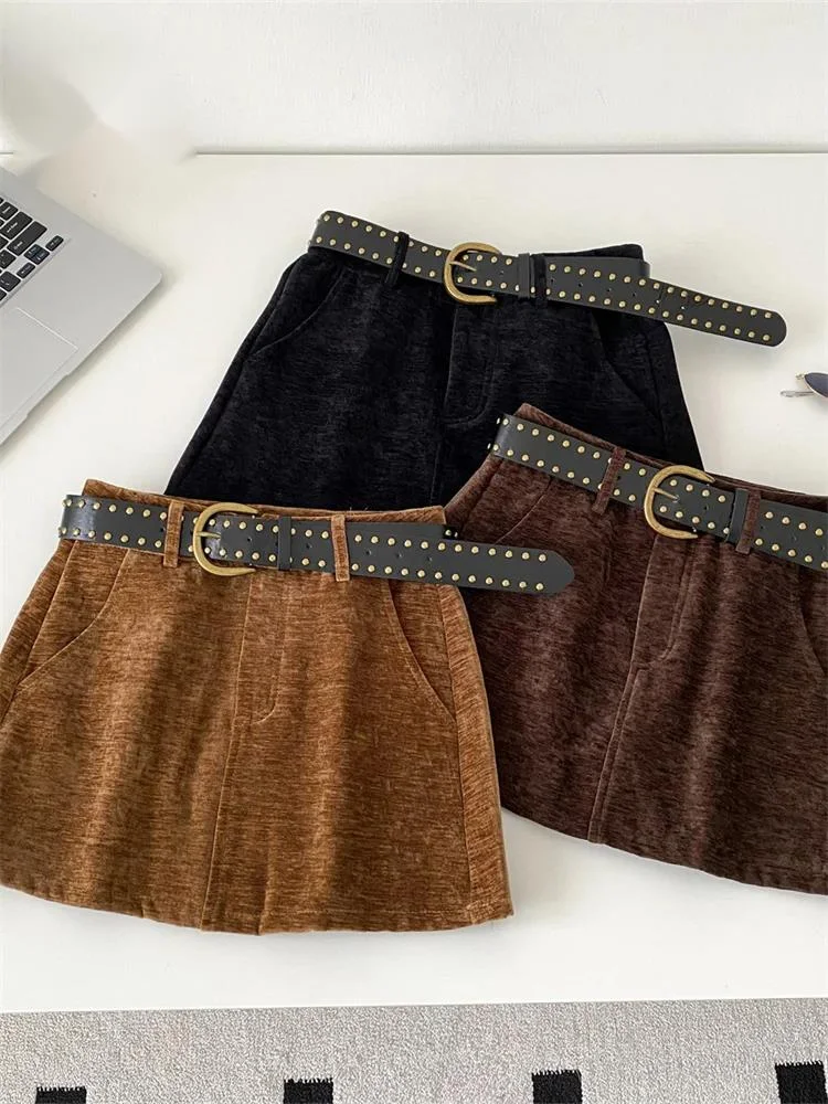

Облегающая юбка в стиле ретро с пикантной девушкой, осенняя универсальная тонкая зимняя вельветовая мини-юбка трапециевидной формы с поясом