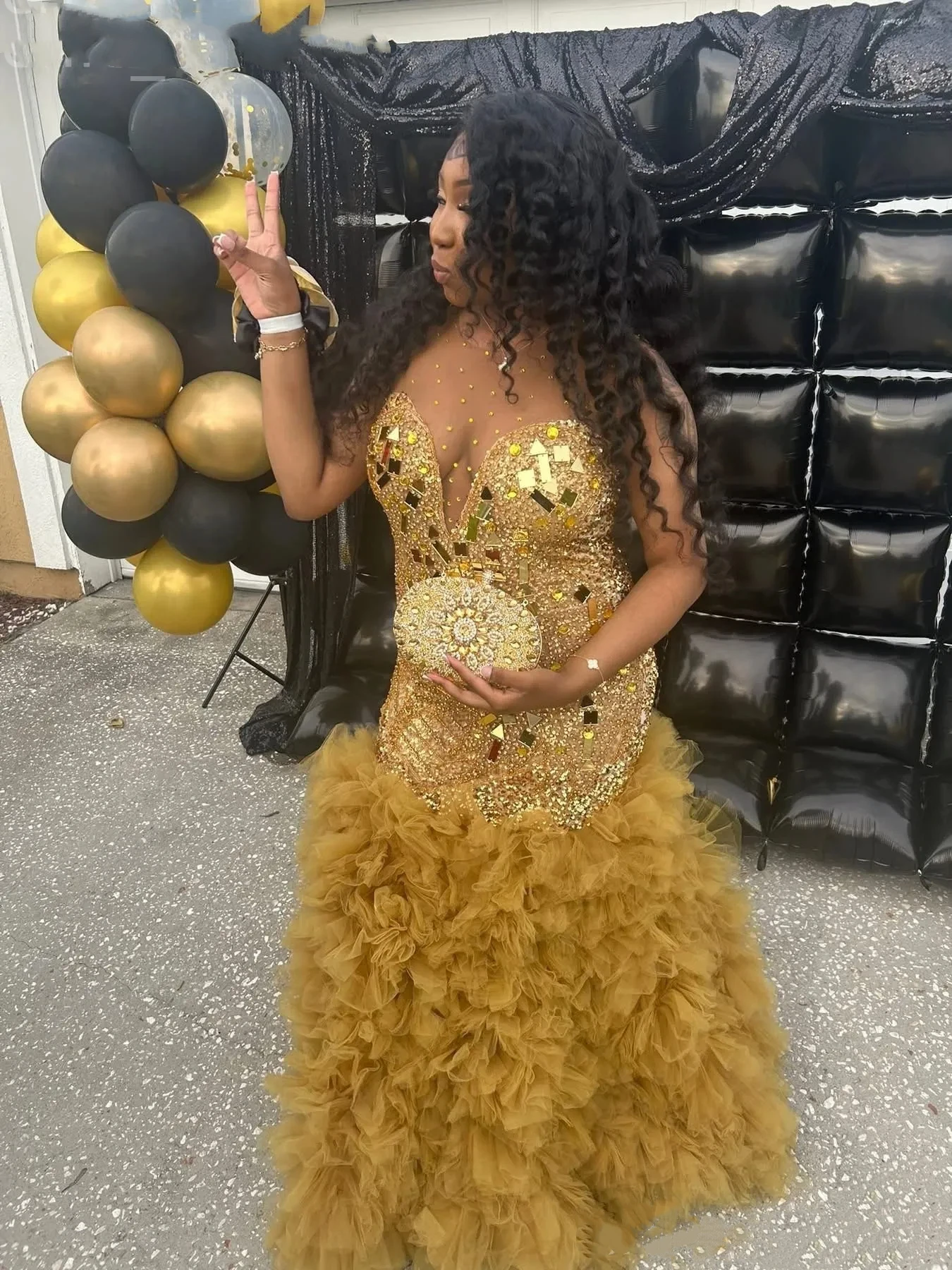 Sparkling Golden Mermaid Crystal Glitter Ball Dress Sexy V-neck African Formal Wedding Celebrity Birthday Party Dress Customized