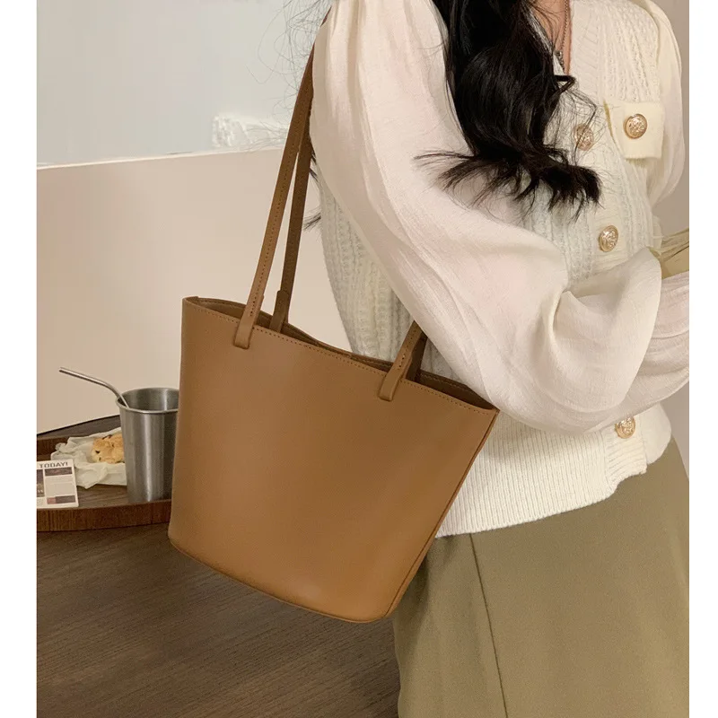 Real cowhide bag large capacity tote bag women's new simple genuine leather fashion bucket bag shoulder crossbody hand-carrying