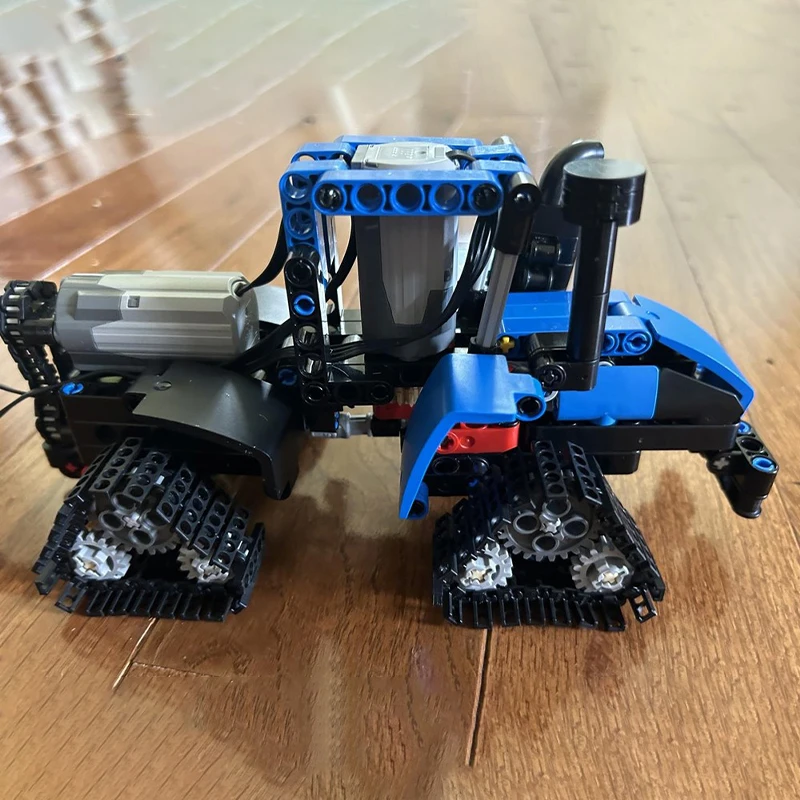 

324PCS MOC New Holland T9700 Tractor Model Modular Building Blocks DIY Creative Assembly Toys Gift