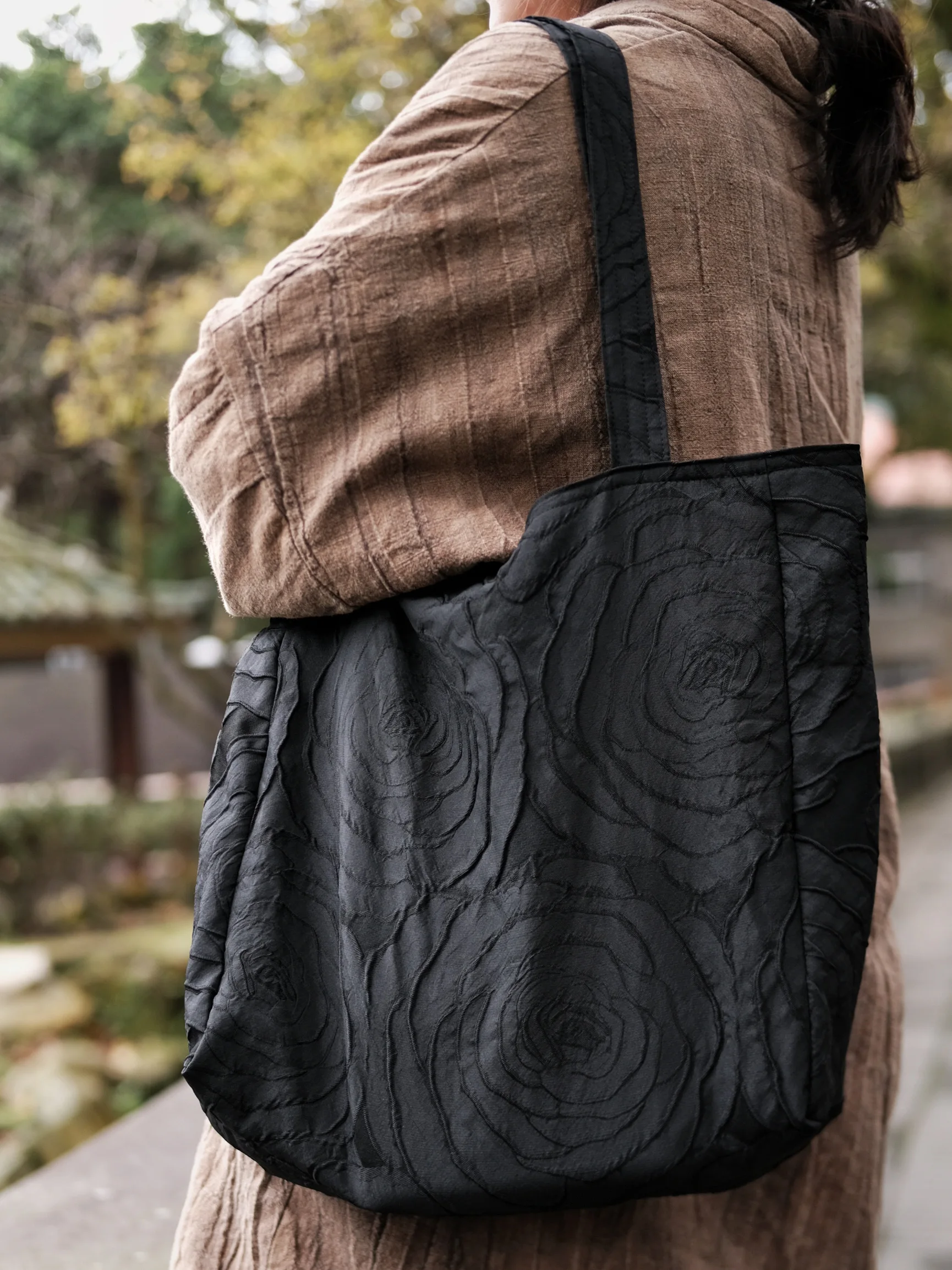 

French Fashion Rose Jacquard Pattern Design Pure Cotton Canvas Tote Women's Bag Personalized High-end Sense Single Shoulder Bags