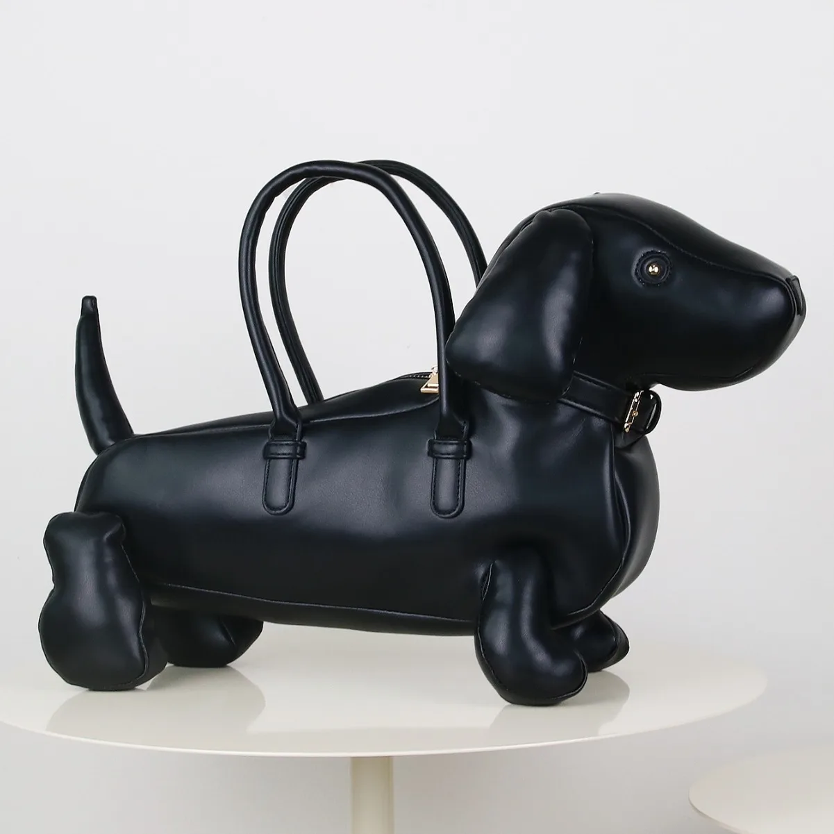 Fashionable and creative cute sausage dog handbag, lightweight and large capacity soft leather shoulder crossbody bag