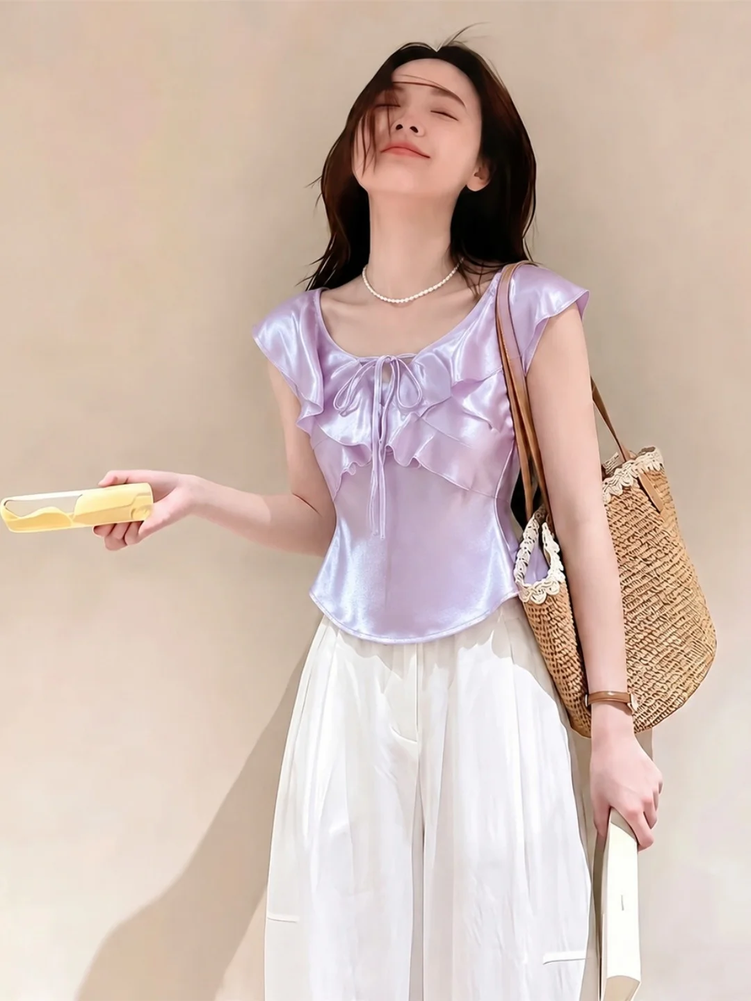 

Elegant Sleeveless Vest Summer 2026 Design Sensation Lace Trim Slimming Top Luxury Outerwear Belted Waist Cinching Vest