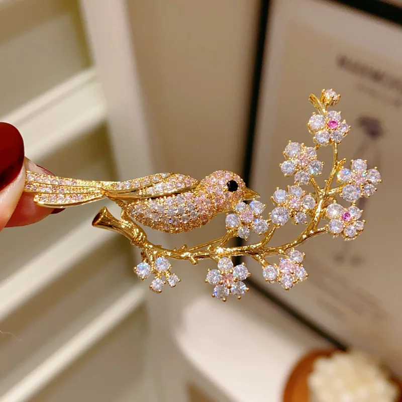 New Fashion Cute Magpie Flower Brooches for Women Clothing Accessories Pins Luxury Micro-inlaid Zircon Delicate Corsage Jewelry