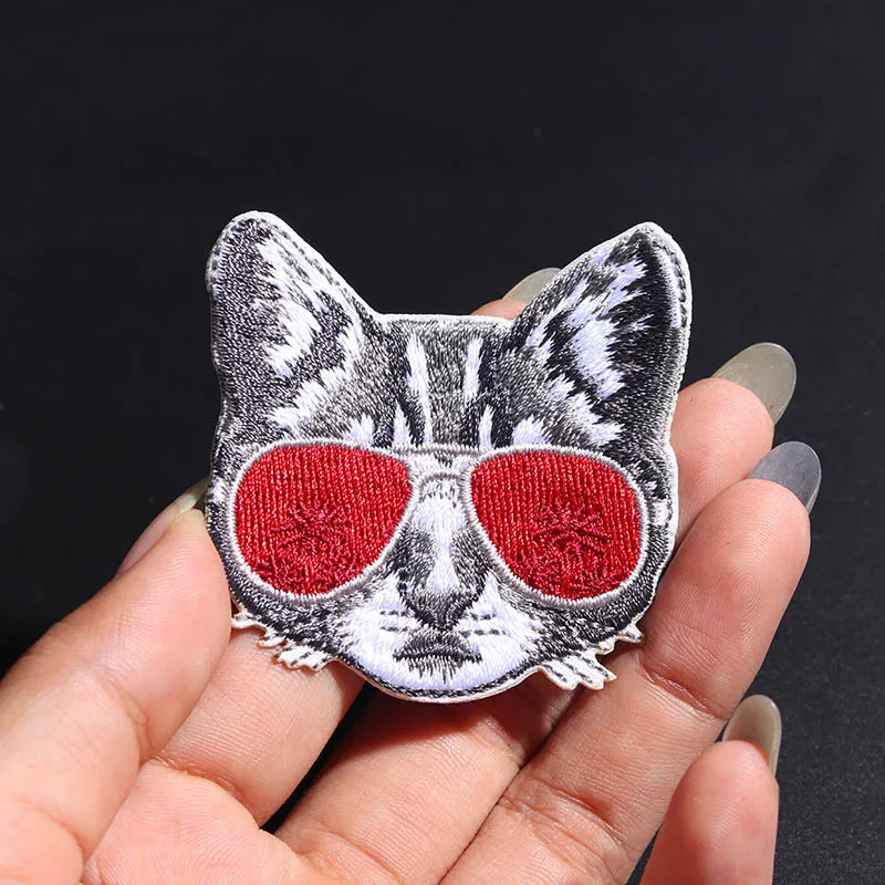 

Red sunglasses Cool Cat size: 5 * 3.7CM Patches Wholesale of cute animal embroidery Appliques Iron On Clothes Jeans Badges