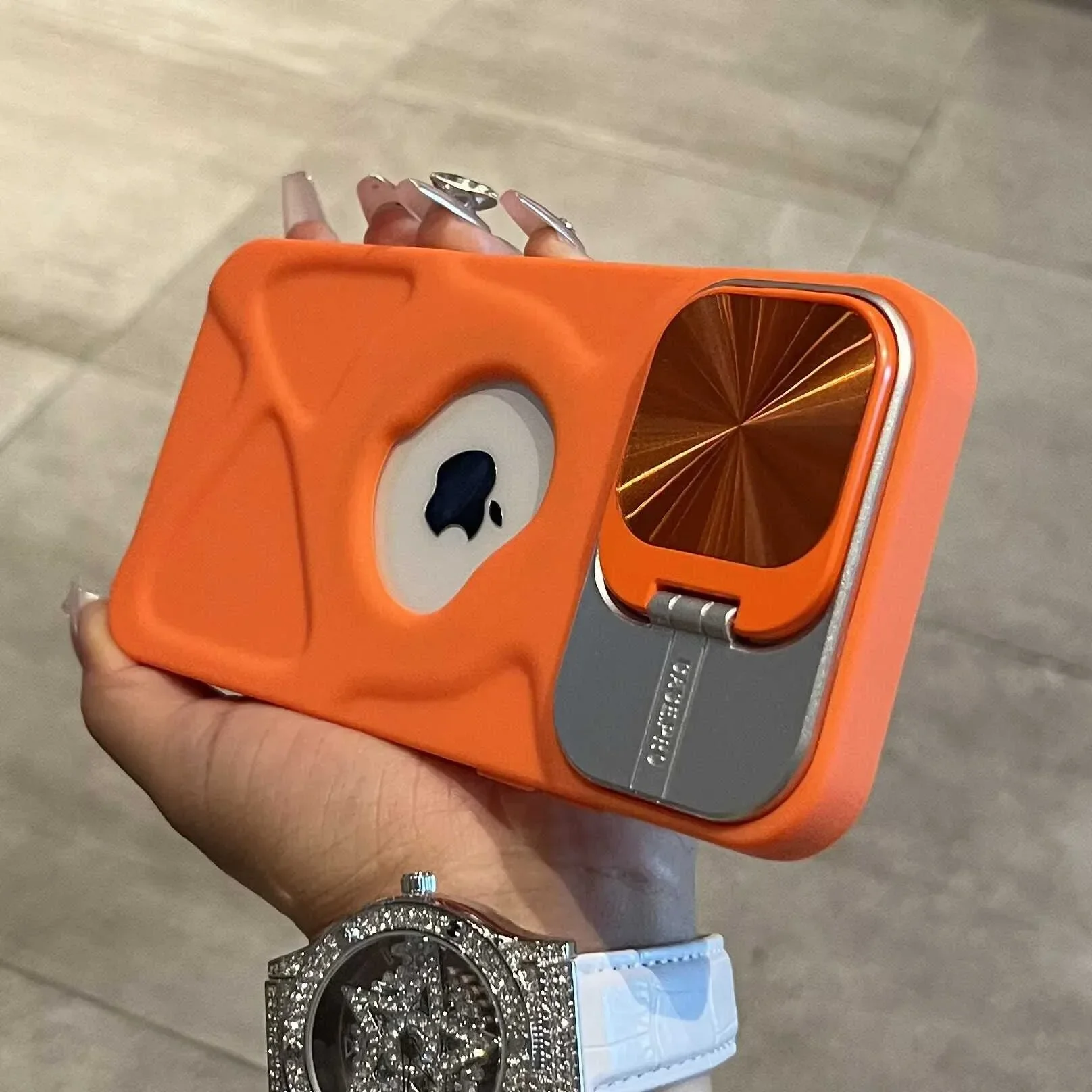 Logo Hole Lens Hidd…