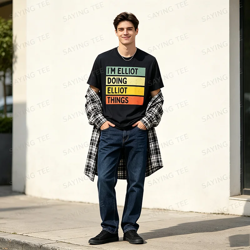 Ich bin Elliot und mache Elliot-Sachen - Lustiges personalisiertes Zitat-T-Shirt, Y2k personalisiertes T-Shirt mit Namensschrift, Humor-Buchstabendruck, Neuheits-T-Shirt – Detail 3