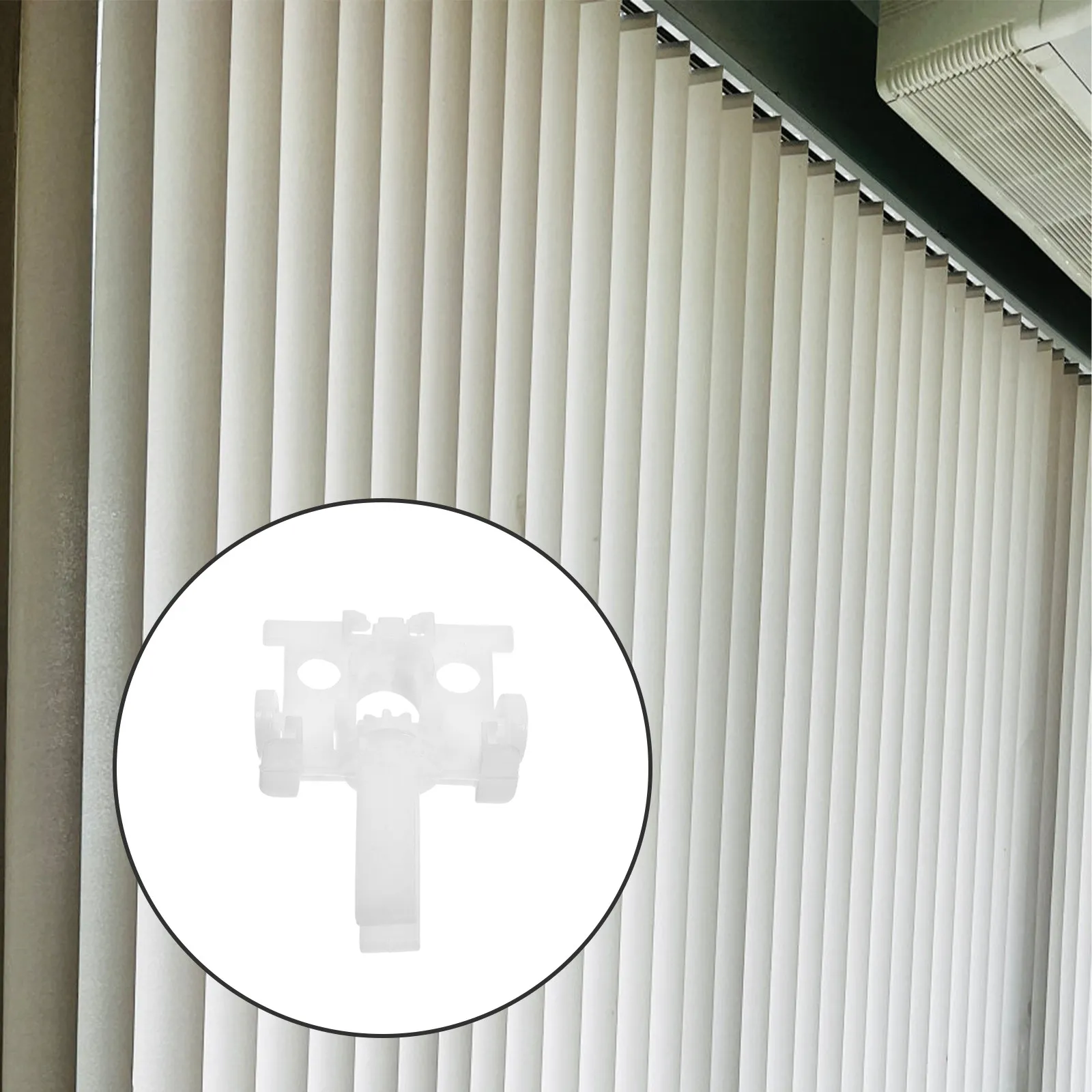 

1 комплект сменных пластиковых креплений для вертикальных жалюзи, совместимых с большинством вертикальных жалюзи, для ремонта.