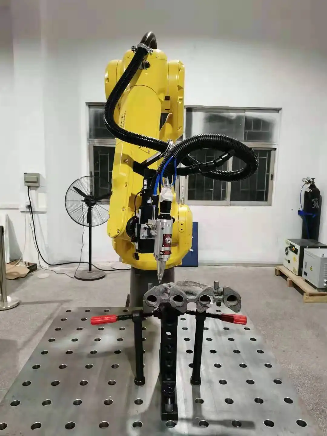 3D CNC Industrial Robot Arm 6 Axis for Laser Cutting and Welding  Arm Manipulator Payload 10kg 12kg 20kg image 2
