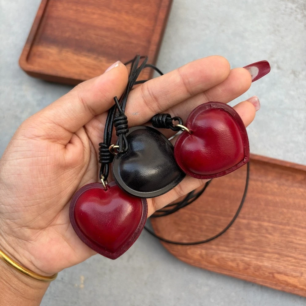 

Кожаная цепочка ручной работы с подвеской-сердцем, аксессуар для свитера, модный аксессуар для одежды, ожерелье с сердцем