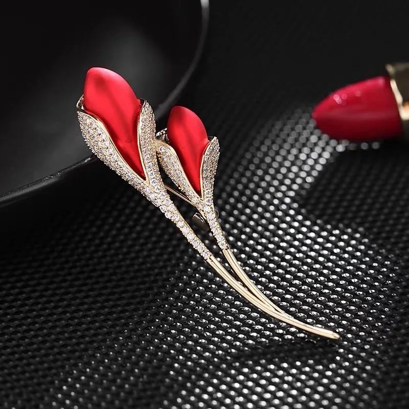 Red Color Tulip Flower Rhinestone Brooch Women Trend Elegant Brooch Pins Party Wedding Gift