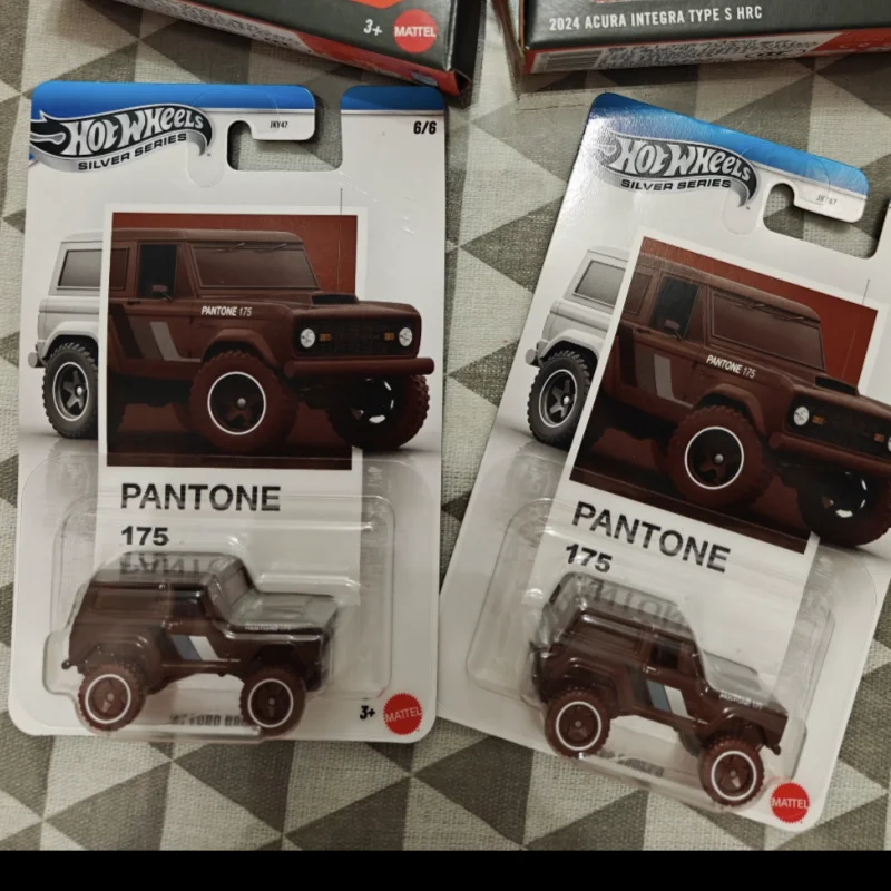 Hot Wheels Pantone Series Diecast Alloy Car Model - Land Rover Defender Ford Bronco Offroad Collectible Adult Toy JKY47 - view 2