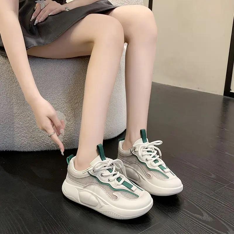 

2026 New Women Breathable Mesh Dad Shoes Lightweight Soft Sole Casual Sneakers Summer Student Versatile Sports Running Shoes