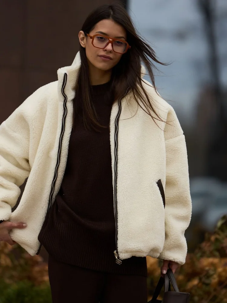 

Solid Short Fleece Jacket Women Fashion Lapel Stand Collar Full Sleeve Zipper Loose Jackets 2025 New Lady Daily Commute Outwear