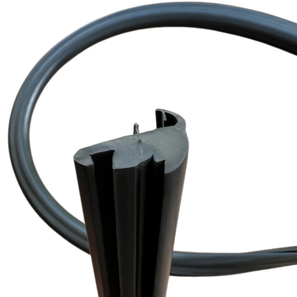 Black Front Windshield Sealing Wear Resistant Material Non Deformation Design Easy To Use For Front Windshield Replacement